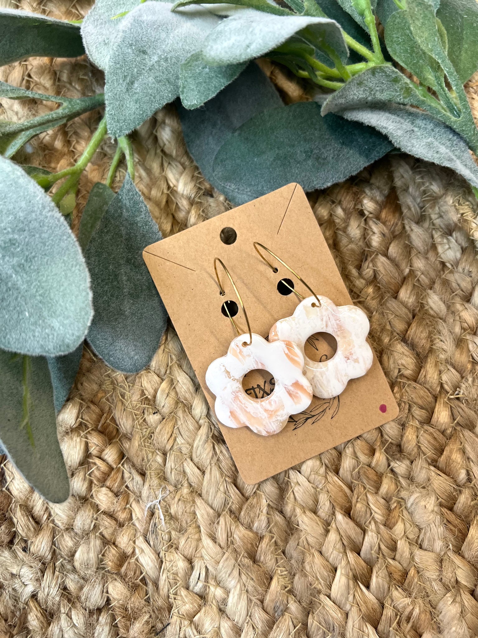 Daisy Dangle in Pink Marble